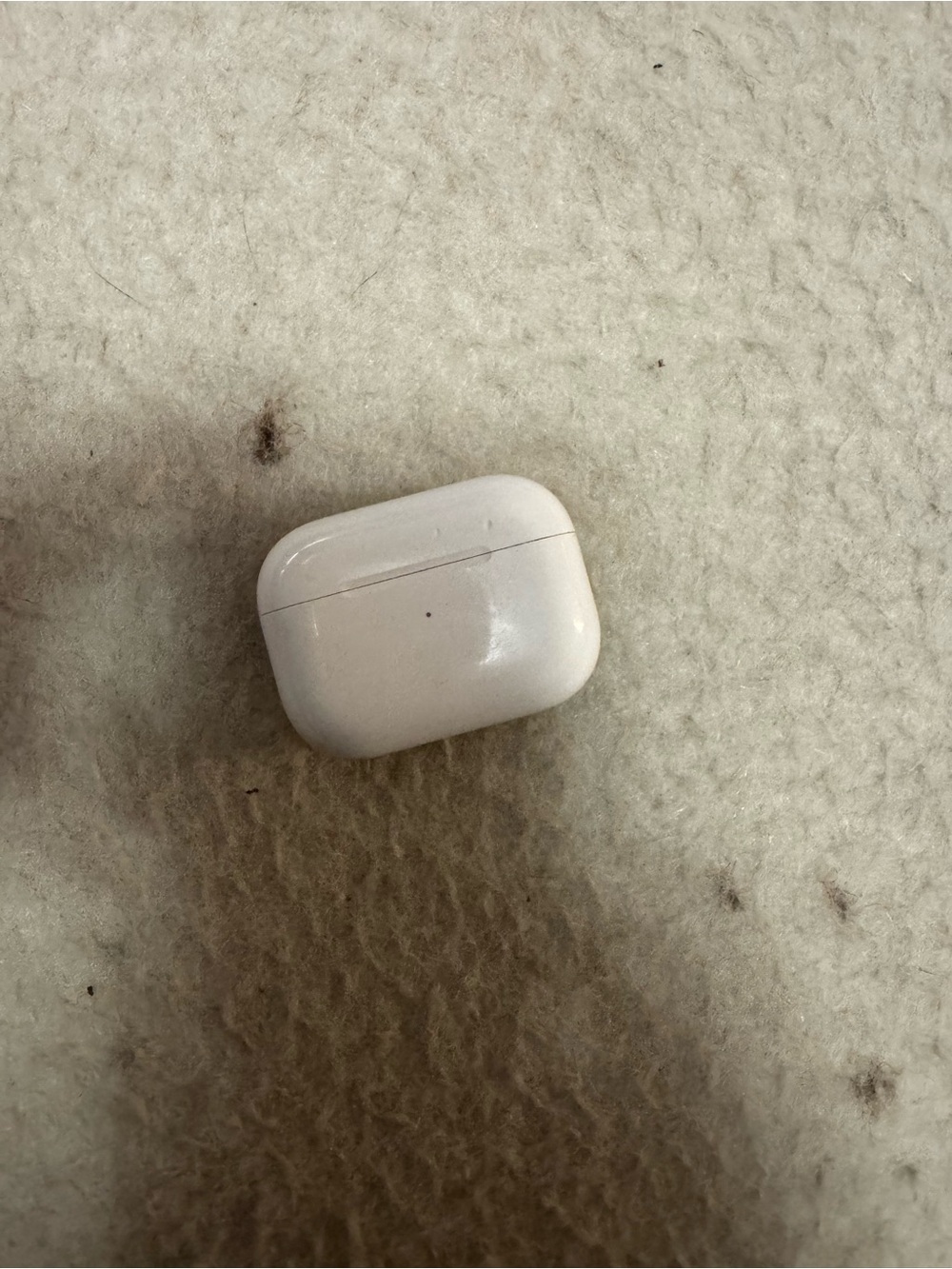 Apple Wireless Earbuds Charging Case in White and earbuds included